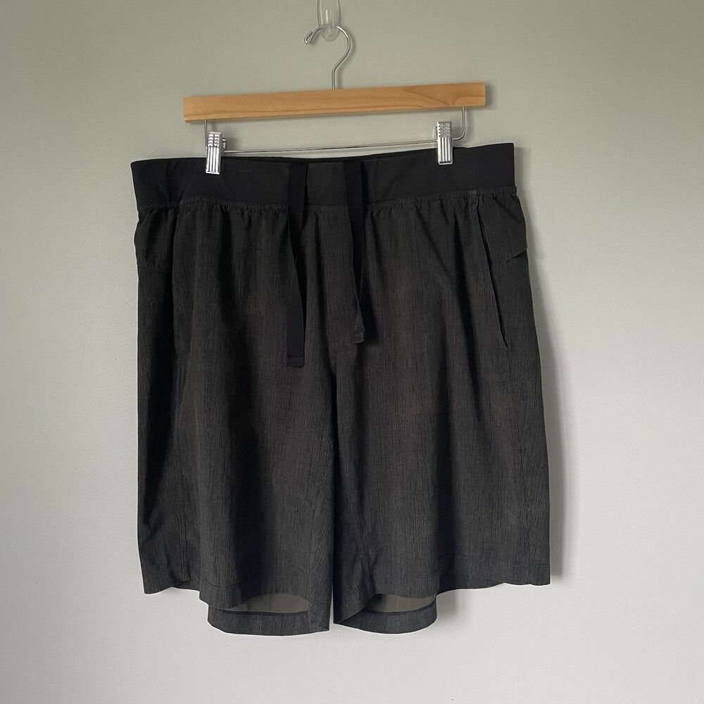 Lululemon Men's Atheltic Athleisure Unlined Shorts Black 11" Inseam Size XXL